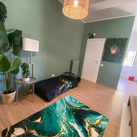 Dimora Sovrana - Urban Jungle Apartmán *
