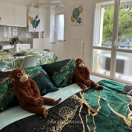 Dimora Sovrana - Urban Jungle Apartment