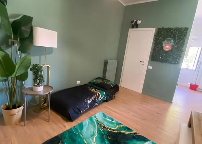 Dimora Sovrana - Urban Jungle Apartment *