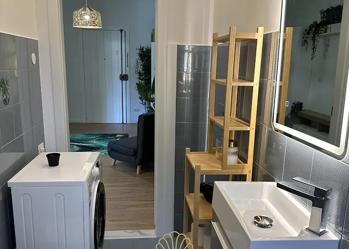 Dimora Sovrana - Urban Jungle Apartment