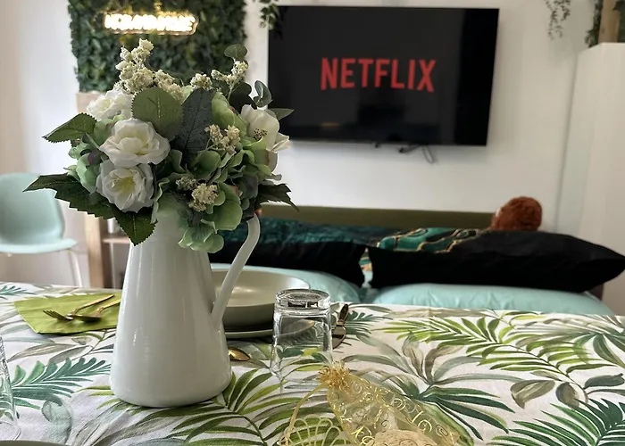 Dimora Sovrana - Urban Jungle شقة ماتيرا